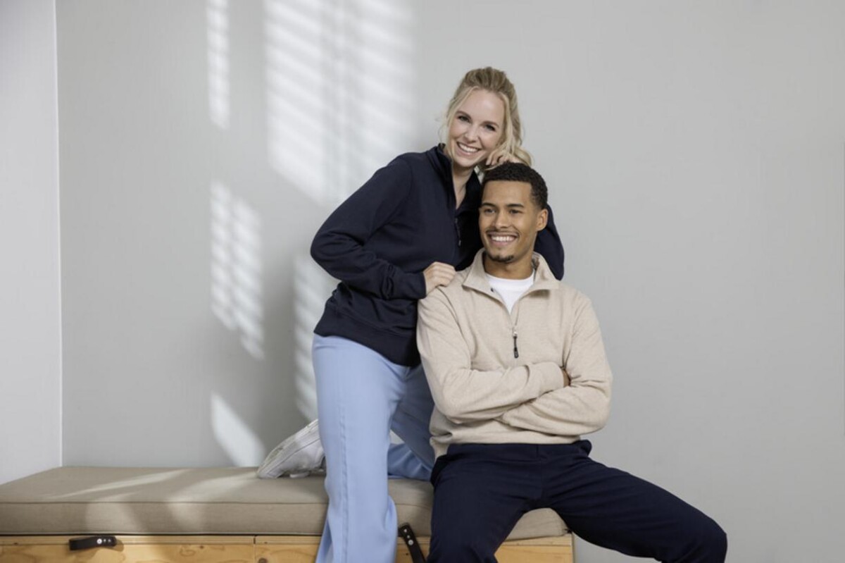 Eko Tin sweter unisex Aware™ z materiałów z recyklingu z zamkiem błyskawicznym na 1/4 długości 3754607_m2