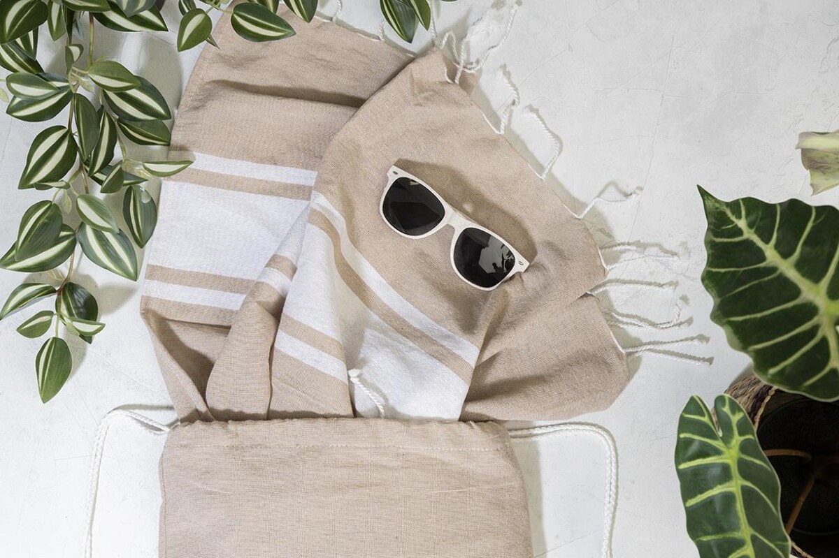 Eko Tortuga ręcznik plażowy z recyklingowanej bawełny i torba ze ściągaczem AP800605-00__DG2